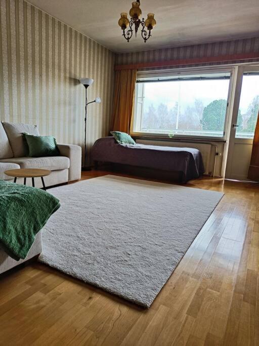 Apartment Iso Kolmio, Mahtavalla Jokinaekymaellae Joensuu