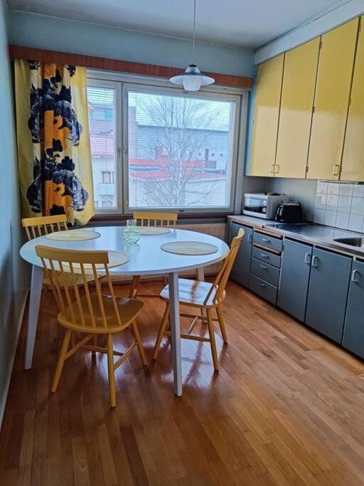 Apartment Iso Kolmio, Mahtavalla Jokinaekymaellae *